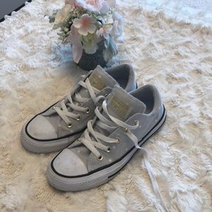 Girls gray and white polka dot converse sneakers 5